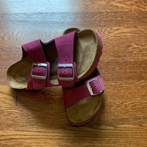 Barely used Dark Fuschia Arizona Birkenstocks. 39, medium/narrow. (US W 8-8.5)